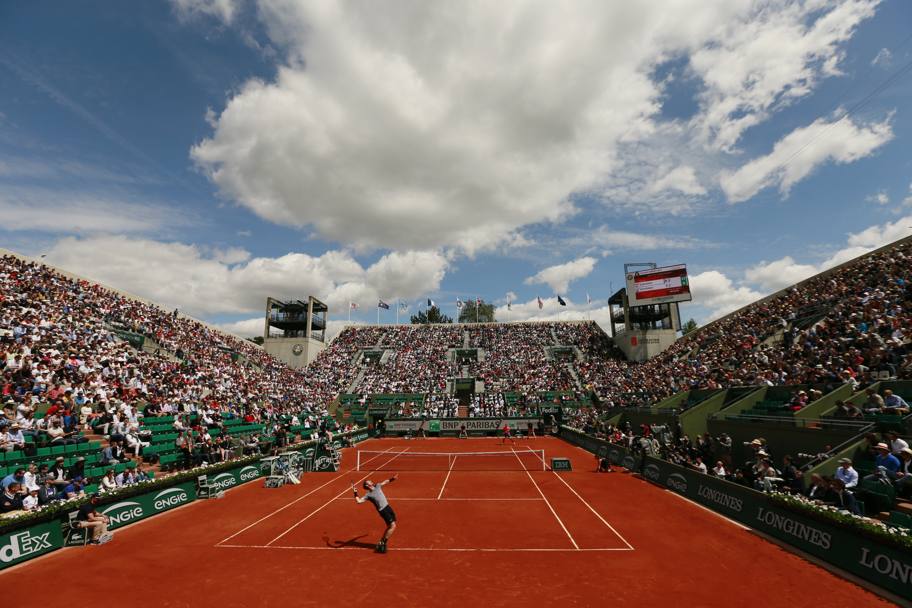Una panoramica del campo centrale del Roland Garros durante il match di Murray (Reuters)